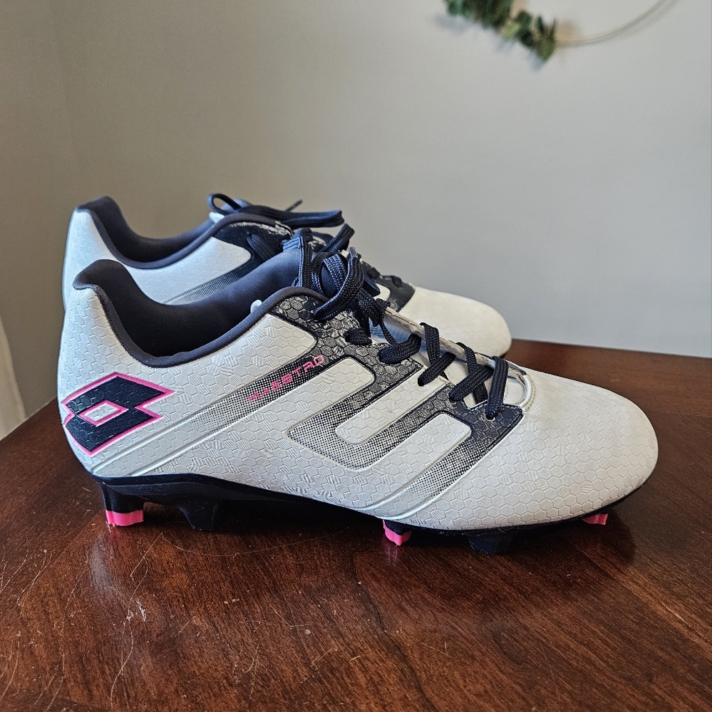 Lotto soccer shoes size 6.5 mens maestro 770